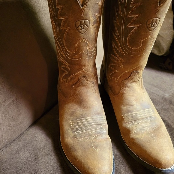 Womens Ariat Boots - Picture 2 of 4
